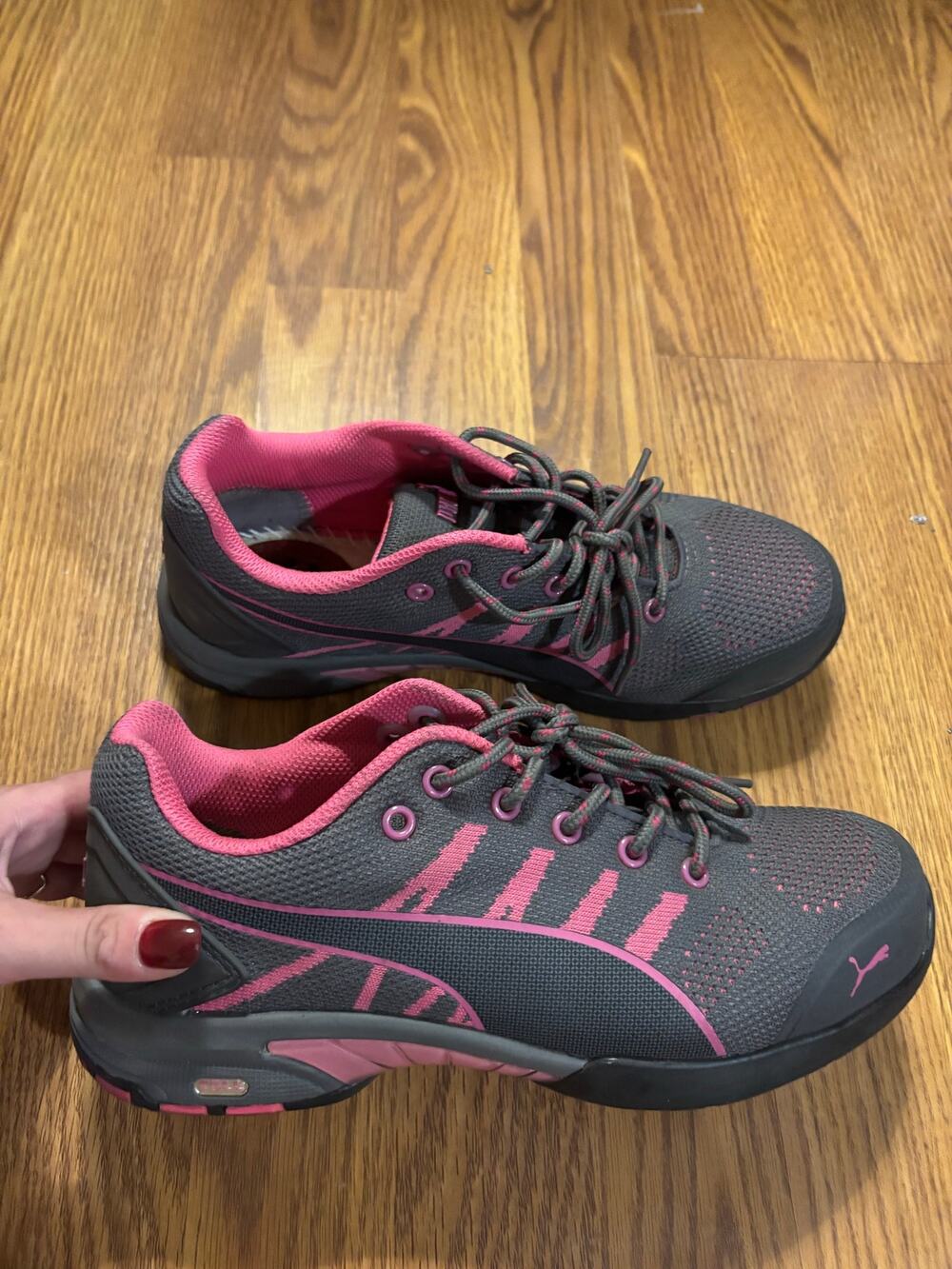 NWOT Puma Gray/ Pink Safety Shoes Workwear Steel Toe Slip Resistant Sneakers